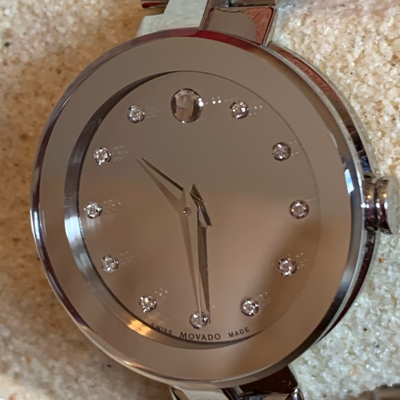 Movado Sapphire watch - Picture 5 of 8